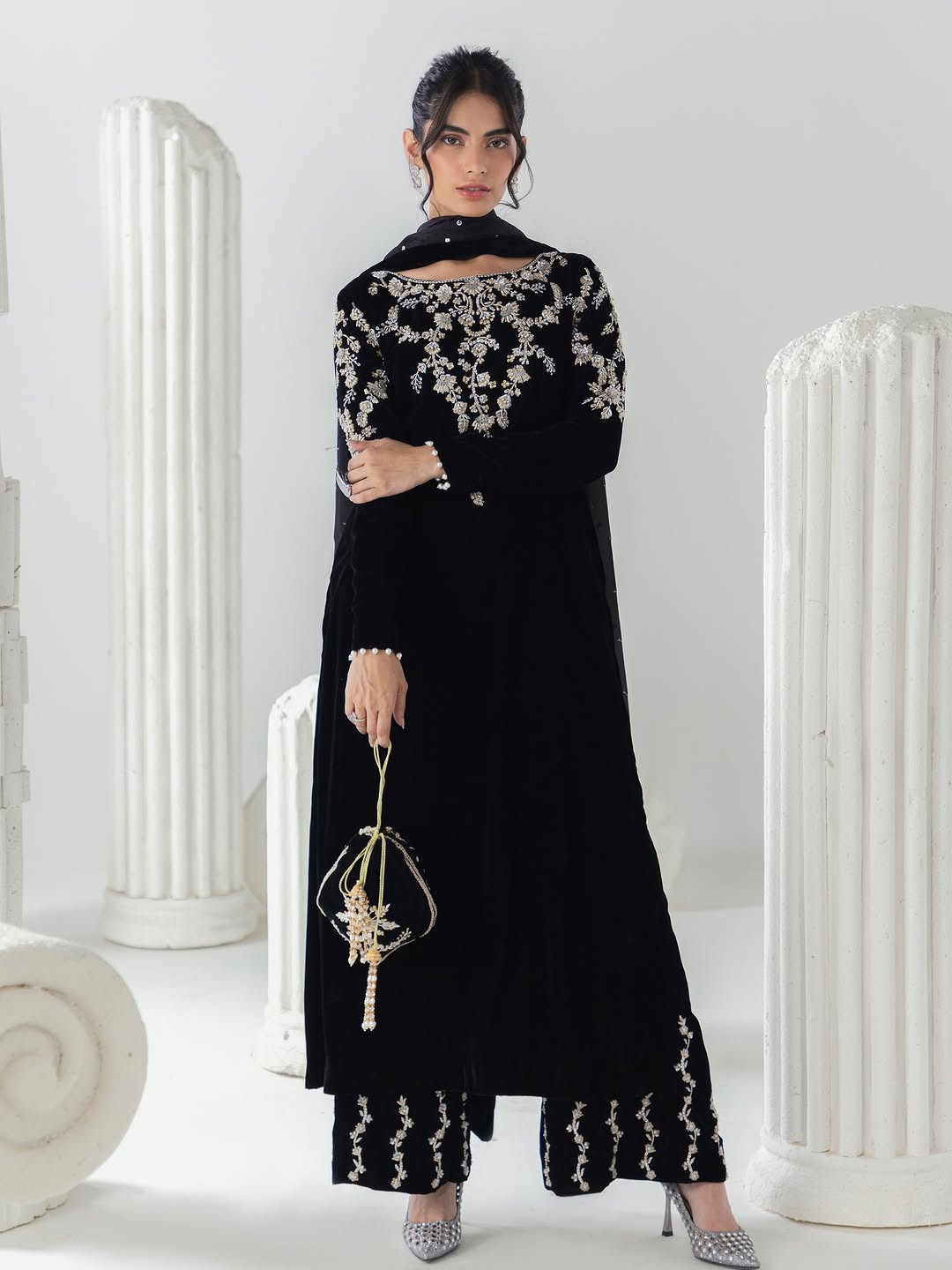 GUL NAZ || BLACK ELEGANCE alternate view