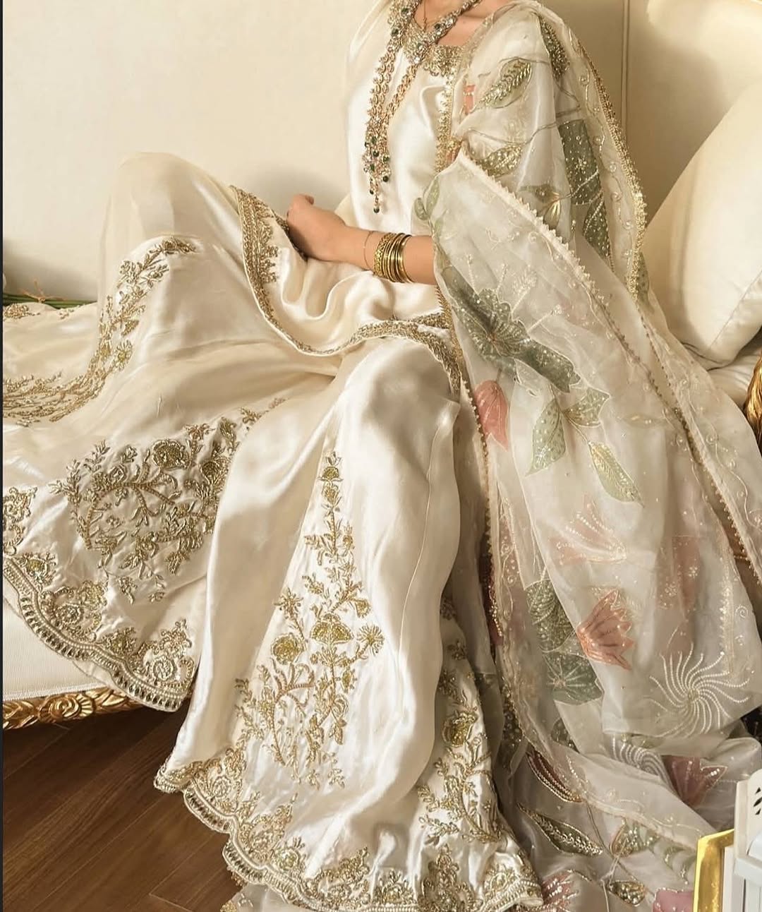 NIMRA || IVORY ELEGANCE alternate view