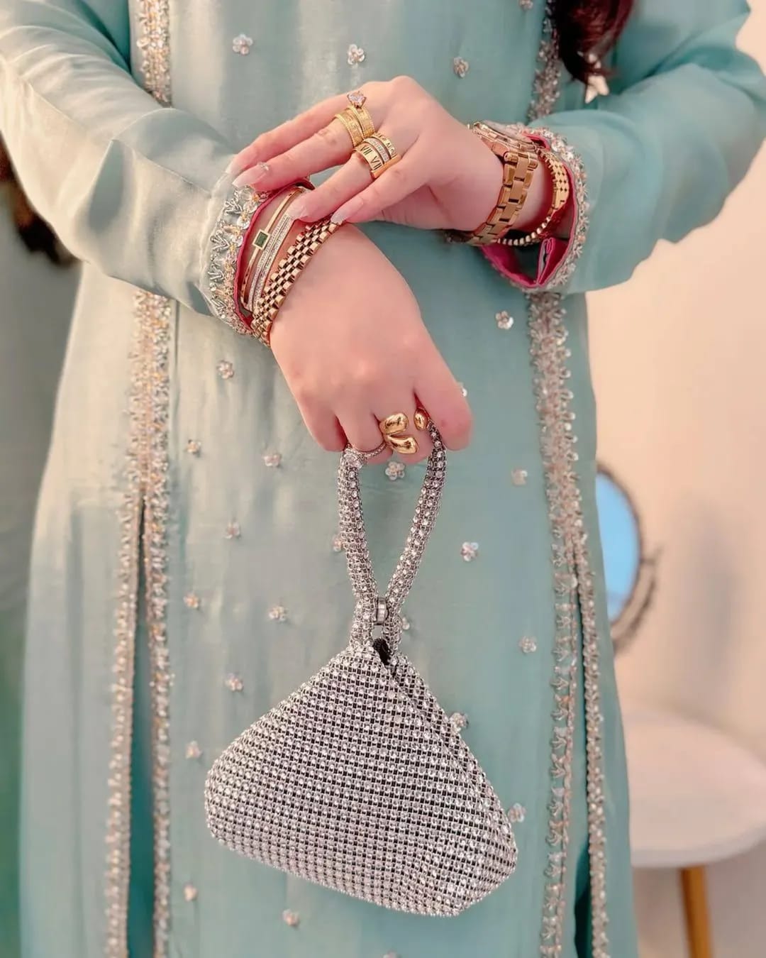 ROSHAN ARA || MINT ELEGANCE alternate view